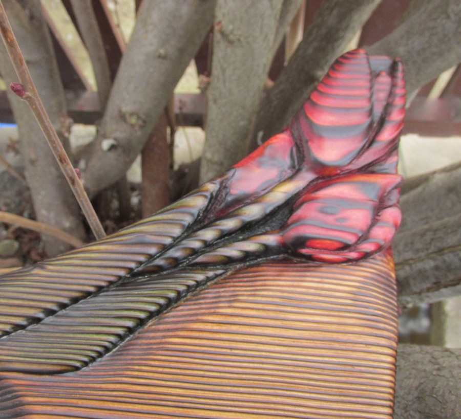 vyřezané tulipány